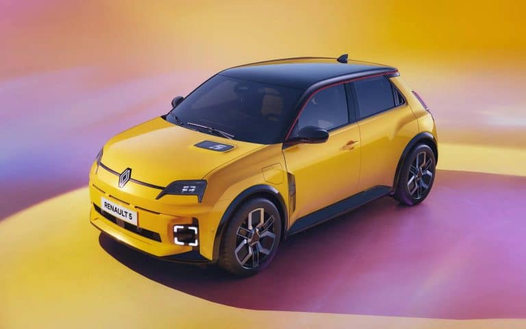 Renault 5 élue Voiture de l’Année 2025 : le modèle iconique réinvente son héritage pour séduire une nouvelle génération