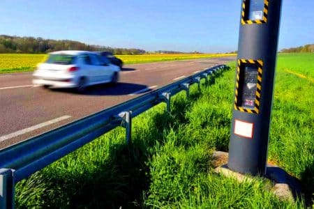 Ces nouvelles marges de tolérance des radars : roulez à 144 km/h sans amende ? Ce que tout conducteur doit savoir !