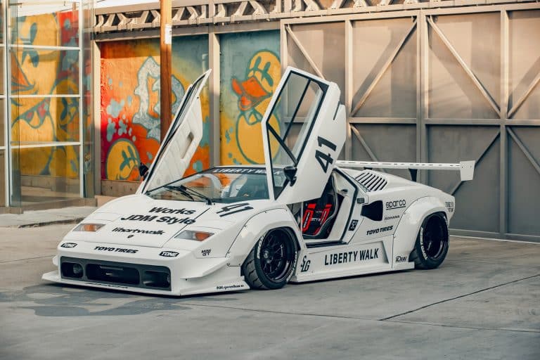 Liberty Walk revisite la légendaire Lamborghini Miura : un relooking audacieux qui fait débat chez les puristes
