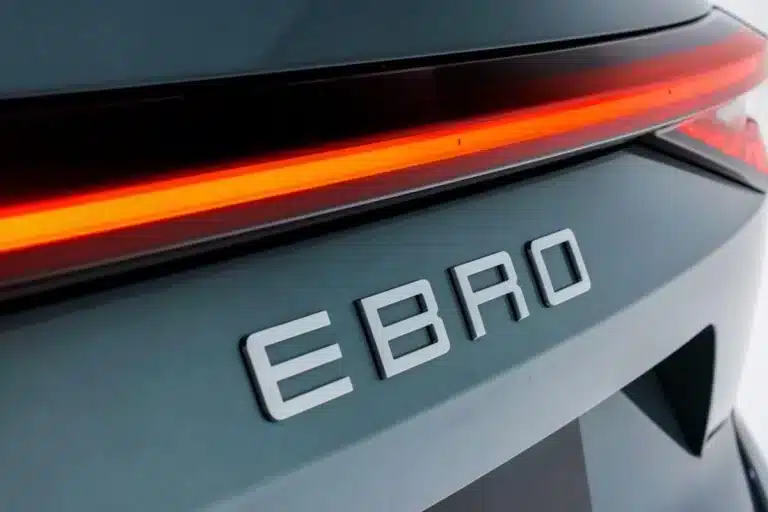 Plus imposant que le RAV4 , ce SUV hybride d’EBRO s’annonce comme la grande révolution automobile de 2025