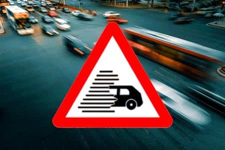 Mystère aux frontières : 2 automobilistes sur 3 déconcertés par ce panneau anti-brouillard crucial en Espagne
