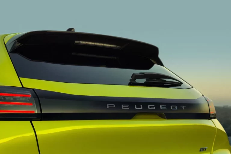 Coup de maître de Peugeot : cette voiture électrique la moins chère au monde décroche aussi le titre de la plus écologique