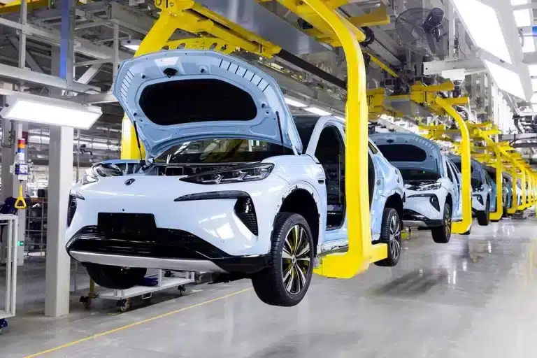 Avec 20 000 véhicules par an, BYD défie Hyundai et s’installe en Indonésie avec une usine de voitures électriques révolutionnaire