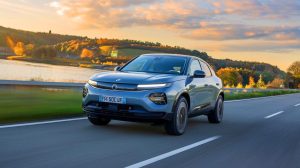 156 chevaux sous le capot : la Citroën ë-C4 électrise les Français avec son élégance moderne et ses performances bluffantes