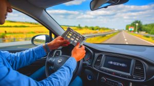 Automobilistes : un équipement futuriste remplace le triangle en Espagne, visible à 1 km, obligatoire dès janvier 2026