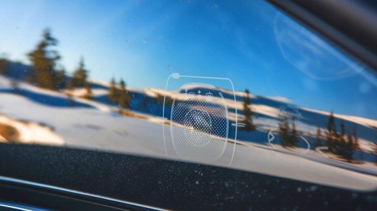 Ce bouton secret, ignoré par 90 % des conducteurs, pourrait transformer la conduite sur neige en une balade sereine et sécurisée
