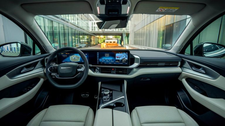 Publicités sur votre tableau de bord : ces annonces envahissantes arrivent bientôt dans votre voiture