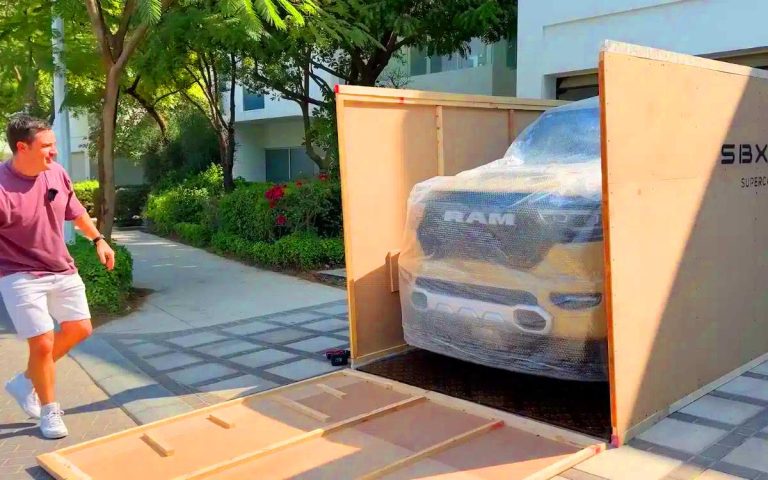 Ils achètent un faux Dodge Ram à 3 500 $ en Chine… et découvrent une copie hallucinante du pick-up américain