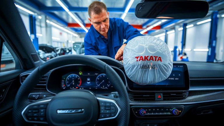 Ces airbags Takata, aussi dangereux qu’une grenade, menacent 70 000 voitures en France sous l’effet de l’humidité