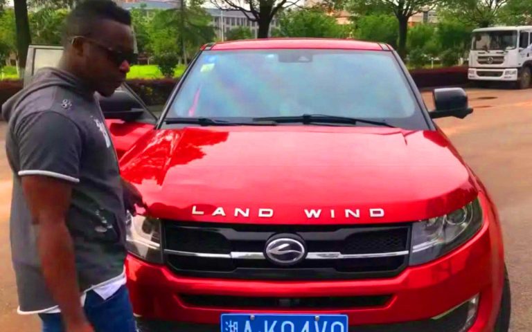 Cette réplique chinoise d&rsquo;un Range Rover à 12 000 $ défie le luxe à 45 000 $ : l&rsquo;artisanat à prix cassé fascine