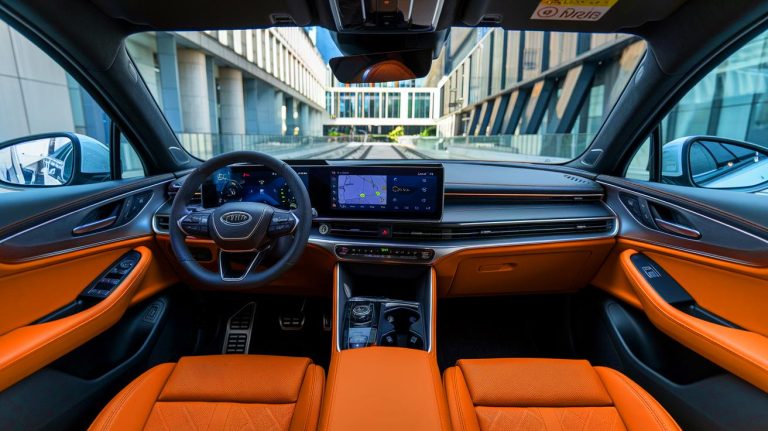 Nouveaux équipements obligatoires en 2025 : ce qu’il faut avoir dans sa voiture sous peine d’amendes salées