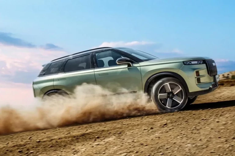 Ce SUV japonais, aussi grand que le Toyota RAV4, cache une surprise hybride qui va secouer le marché automobile
