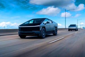 Tesla abandonne l&rsquo;exosquelette du Cybertruck : une décision aussi surprenante que 125 000 unités produites par an