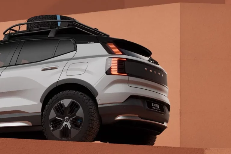 400 chevaux et zéro compromis : cette Volvo EX30 Cross Country défie les 4×4 traditionnels avec élégance et puissance