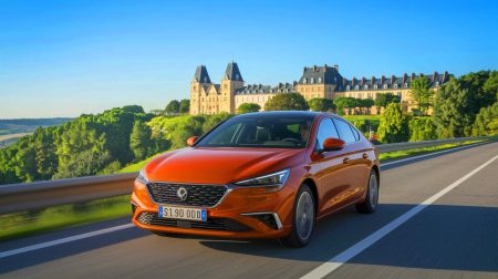 À 12 990€ : cette voiture hybride bouleverse tout avec une consommation record qui laisse sans voix