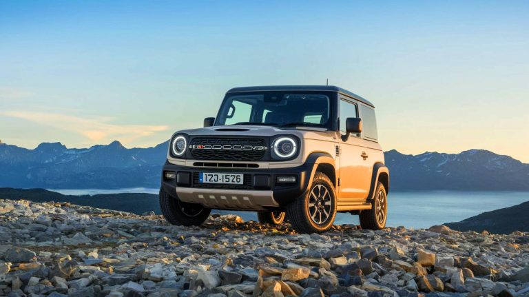 « Le défi de l’année » : ce mini 4×4 japonais révolutionne le marché avec sa légèreté extrême et son allure de Land Cruiser compact
