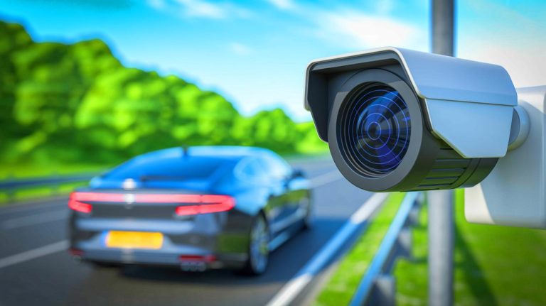 Radars : des milliers de conducteurs ruinés chaque jour par une marge d&rsquo;erreur « inacceptable » de 5 km/h déclare un expert en sécurité routière