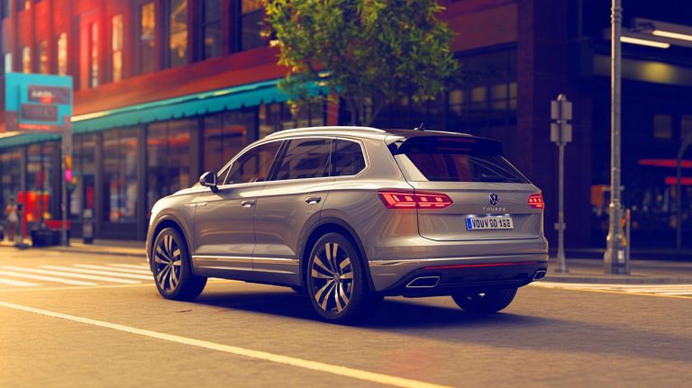 Le Touareg de Volkswagen « condamné par la modernité » disparaîtra en 2026, une décision qui divise les passionnés