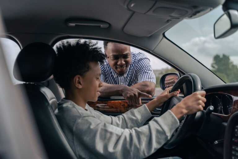Quelles sont les voitures les plus sûres pour les jeunes conducteurs ?