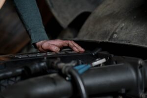 Ewera aide les employeurs à rembourser au kWh près la recharge à domicile de leurs salariés