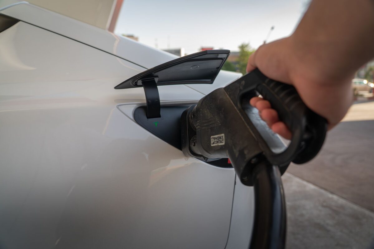 Recharge électrique : seuls 29 % des Français jugent le réseau suffisant