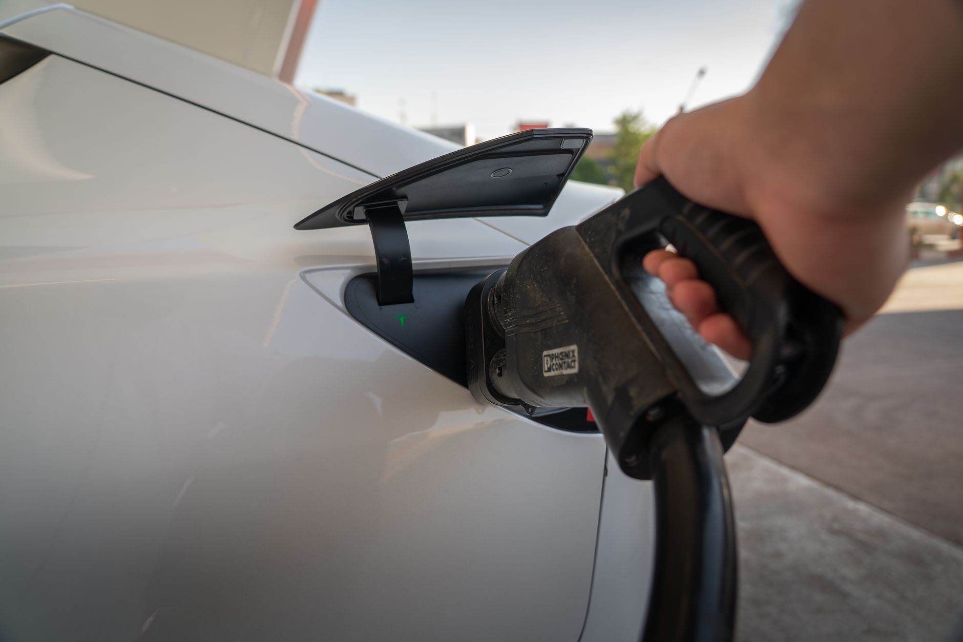 Recharge électrique : seuls 29 % des Français jugent le réseau suffisant